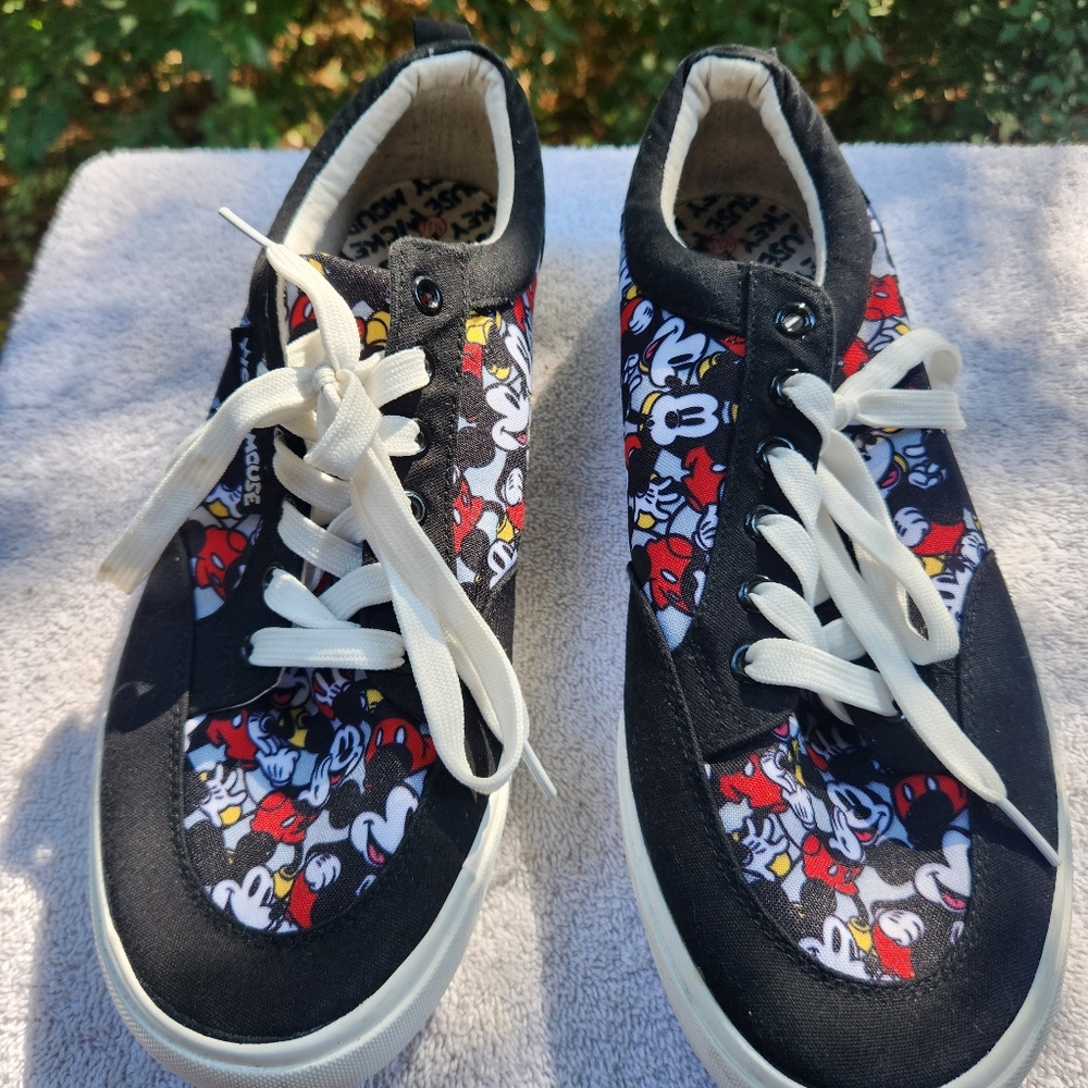 DISNEY Mickey Mouse Canvas Sneaker Men's 11.5 Low Top Black Red Casual Shoes